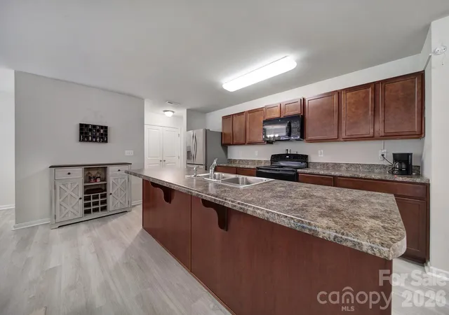 Photo 3 of Single family home for sale at 1611 Hooper Ct, Charlotte, NC 28212 | MLS# 4418892 | Listing updated on 2026-10-08