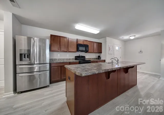 Photo 4 of Single family home for sale at 1611 Hooper Ct, Charlotte, NC 28212 | MLS# 4418892 | Listing updated on 2026-10-08