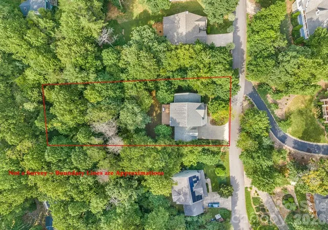 Photo 3 of Single family home for sale at 151 Hillside Dr, Swannanoa, NC 28778 | MLS# 4418957 | Listing updated on 2026-09-23