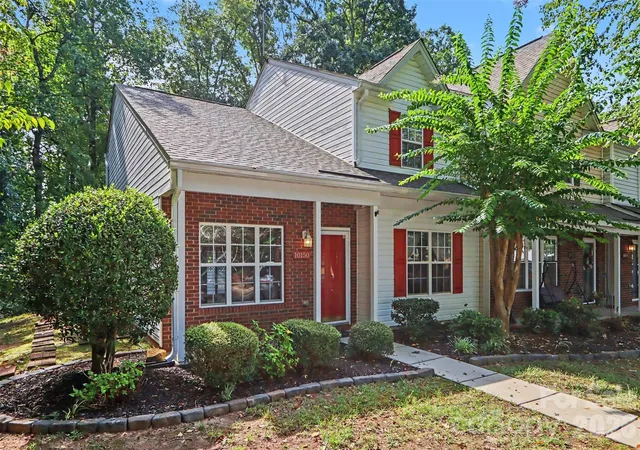 Photo 2 of Townhouse for sale at 10150 Frosty Ln, Charlotte, NC 28216 | MLS# 4418979 | Listing updated on 2026-09-23