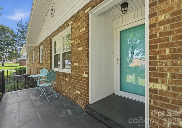 Photo 1 of Single family home for sale at 1690 26Th St Ne, Hickory, NC 28601 | MLS# 4419006 | Listing updated on 2026-09-21