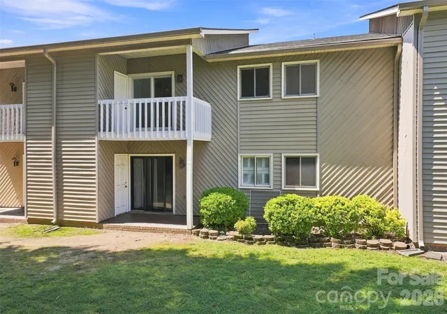 Photo 3 of Condo for sale at 140 Lake Concord Rd NE #D8, Concord, NC 28025 | MLS# 4419045 | Listing updated on 2026-09-14