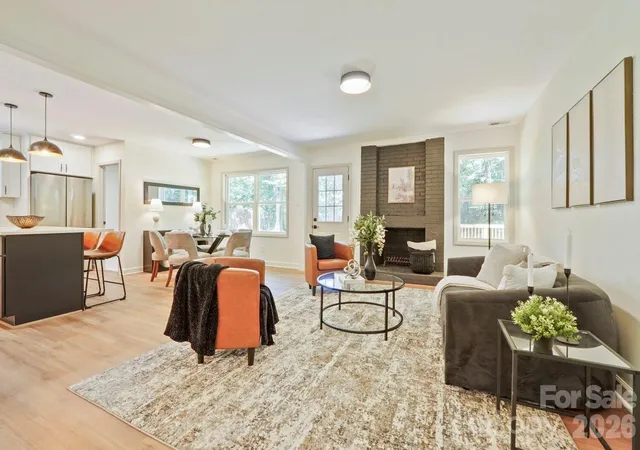 Photo 2 of Single family home for sale at 900 Burtonwood Cir, Charlotte, NC 28212 | MLS# 4419156 | Listing updated on 2026-10-01
