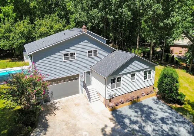 Photo 3 of Single family home for sale at 5225 Mayhew Country Dr, Mint Hill, NC 28227 | MLS# 4419297 | Listing updated on 2026-09-26
