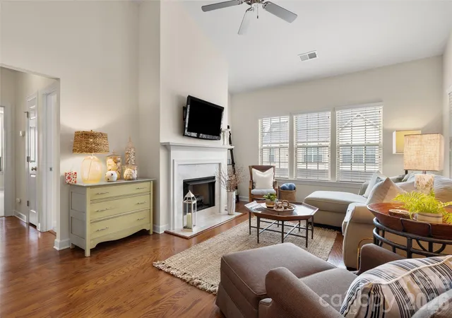Listing Photo 5 - Condo for sale in building located at 11123 Ascoli Pl, Charlotte, NC 28277