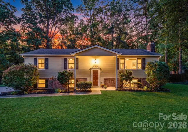 Photo 1 of Single family home for sale at 129 Whisperwood Dr, Hendersonville, NC 28791 | MLS# 4419413 | Listing updated on 2026-09-28