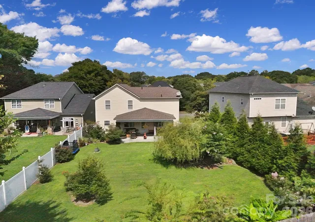 Photo 4 of Single family home for sale at 222 Juanita Dr, Pineville, NC 28134 | MLS# 4419420 | Listing updated on 2026-10-04