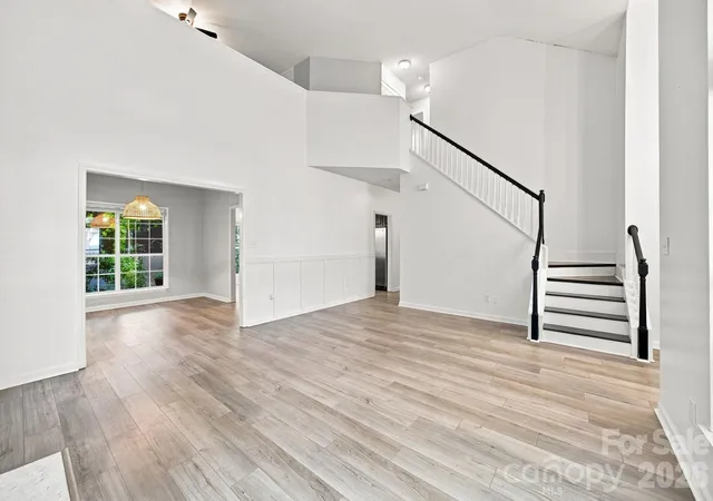 Photo 4 of Single family home for sale at 8927 Raven Park Dr, Charlotte, NC 28216 | MLS# 4419436 | Listing updated on 2026-10-26