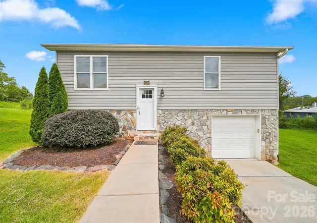 Photo 2 of Single family home for sale at 4548 Bethel Church Rd, Hickory, NC 28602 | MLS# 4419465 | Listing updated on 2026-09-25
