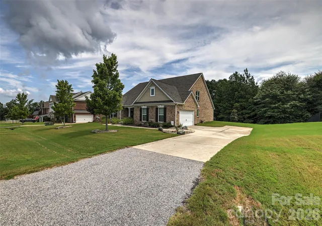Photo 4 of Single family home for sale at 2084 Fuera Rd, York, SC 29745 | MLS# 4419467 | Listing updated on 2026-10-18
