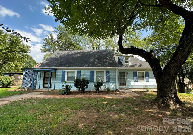 Photo 1 of Single family home for sale at 1012 Louise Rd, Winston Salem, NC 27107 | MLS# 4419508 | Listing updated on 2026-09-27