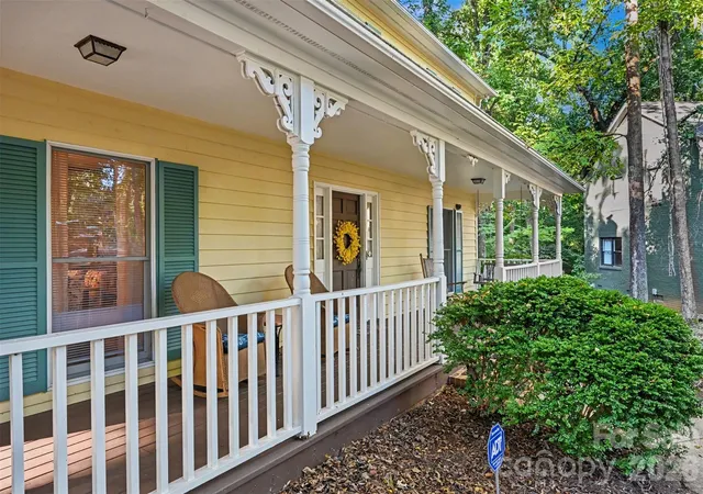 Photo 3 of Sale Pending at 7030 Pleasant Dr, Charlotte, NC 28211 | MLS# 4419527 | Listing updated on 2026-10-25