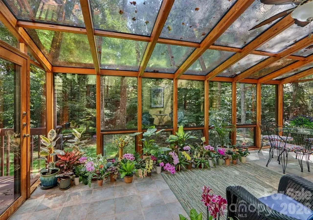 Photo 4 of Sale Pending at 7030 Pleasant Dr, Charlotte, NC 28211 | MLS# 4419527 | Listing updated on 2026-10-25
