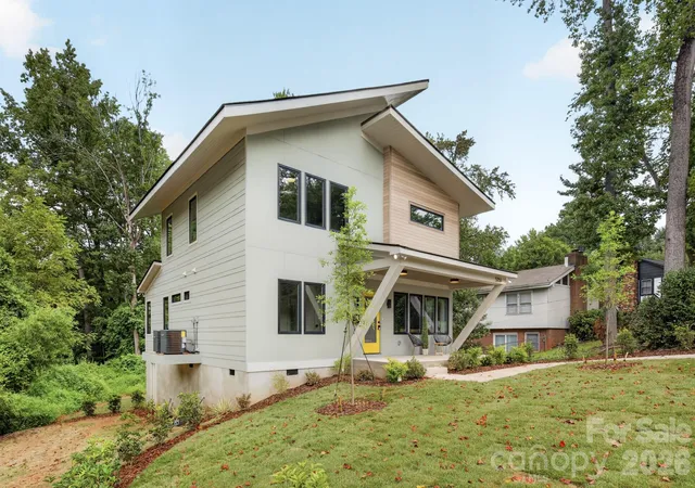 Photo 2 of Single family home for sale at 5151 Grafton Dr, Charlotte, NC 28215 | MLS# 4419549 | Listing updated on 2026-10-14