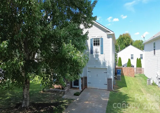 Photo 3 of Single family home for sale at 5243 Swearngan Rd, Charlotte, NC 28216 | MLS# 4419586 | Listing updated on 2026-10-22