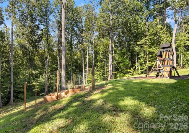 Photo 4 of Single family home for sale at 206 N Harbor Watch Dr, Statesville, NC 28677 | MLS# 4419610 | Listing updated on 2026-10-05