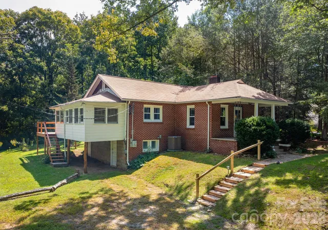 Photo 2 of Single family home for sale at 178 Shope Crk Rd, Asheville, NC 28805 | MLS# 4419747 | Listing updated on 2026-09-24
