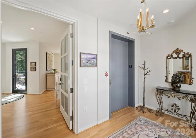 Listing Photo 4 - Condo for sale in building located at 1333 Queens Rd, Charlotte, NC 28207 - Unit #E4