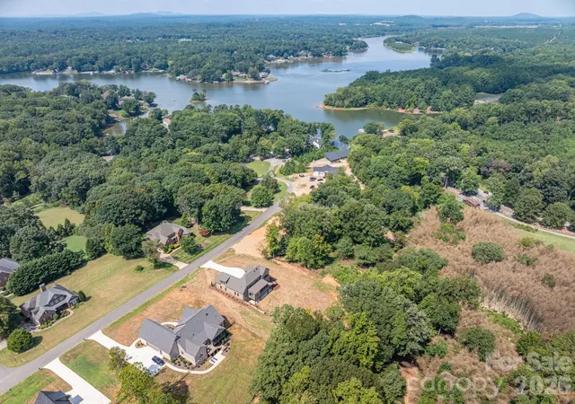 Photo 3 of Single family home for sale at 126 Lake Mist Dr, Belmont, NC 28012 | MLS# 4419761 | Listing updated on 2026-10-03