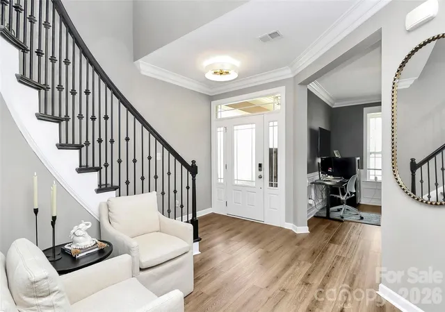 Photo 3 of Sale Pending at 5519 Hubbard Point Dr, Charlotte, NC 28269 | MLS# 4419851 | Listing updated on 2026-09-14
