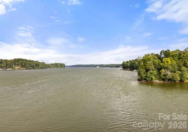 Listing Photo 4 - Condo for sale in building located at 9816 Emerald Pt Dr, Charlotte, NC 28278 - Unit #5