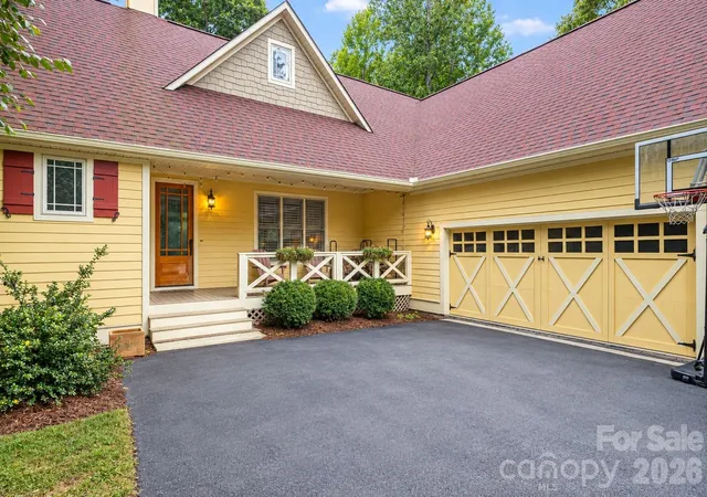 Photo 2 of Single family home for sale at 312 E Forest Pl, Candler, NC 28715 | MLS# 4419930 | Listing updated on 2026-09-15