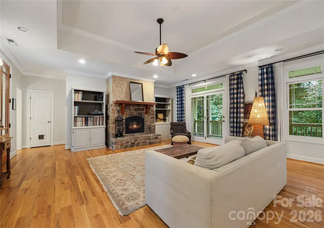 Photo 4 of Single family home for sale at 312 E Forest Pl, Candler, NC 28715 | MLS# 4419930 | Listing updated on 2026-09-15