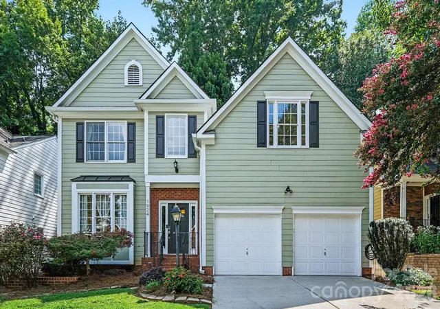Photo 1 of Single family home for sale at 1924 Dearmon Dr, Charlotte, NC 28205 | MLS# 4419940 | Listing updated on 2026-10-02