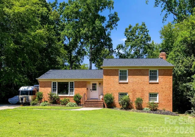 Photo 1 of Sale Pending at 4021 Rutherford Dr, Charlotte, NC 28210 | MLS# 4420020 | Listing updated on 2026-09-11