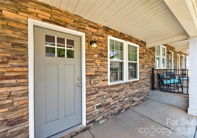 Photo 3 of Townhouse for sale at 3919 Hemingway Dr Nw, Hickory, NC 28601 | MLS# 4420022 | Listing updated on 2026-09-13