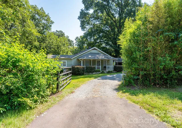 Photo 1 of Single family home for sale at 301 Belt Dr, Gastonia, NC 28056 | MLS# 4420059 | Listing updated on 2026-10-02