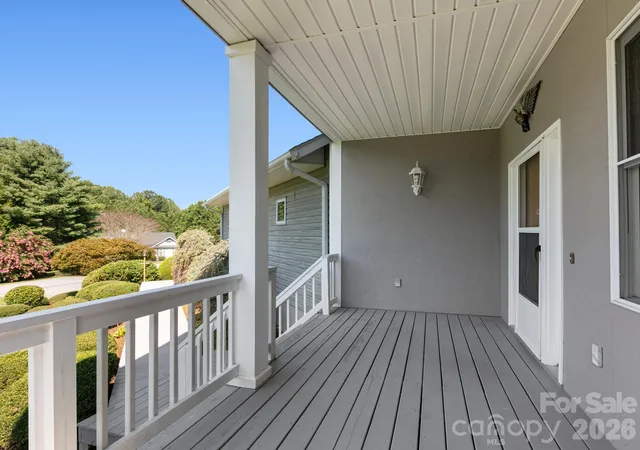 Photo 4 of Single family home for sale at 128 Stone House Rd, Hendersonville, NC 28739 | MLS# 4420074 | Listing updated on 2026-09-14