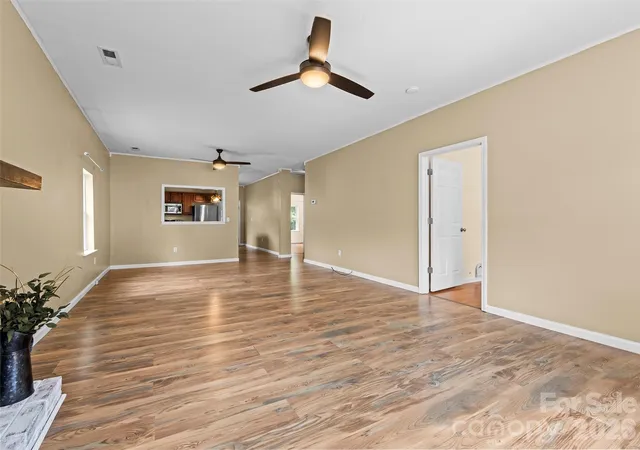 Photo 4 of Single family home for sale at 43 Avery St, Waynesville, NC 28786 | MLS# 4420099 | Listing updated on 2026-09-27