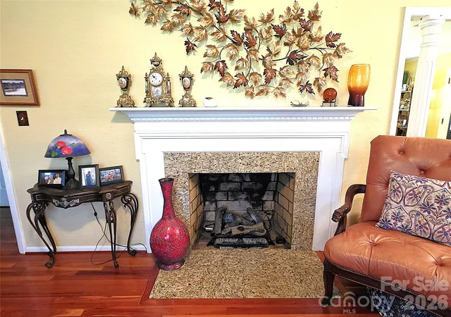 Photo 4 of Single family home for sale at 2925 4th Street Dr NE, Hickory, NC 28601 | MLS# 4420149 | Listing updated on 2026-09-15