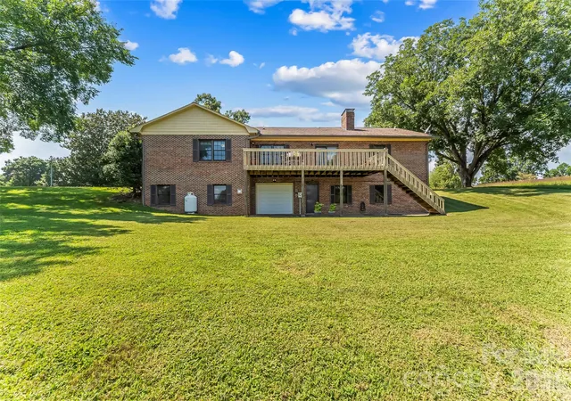 Photo 3 of Single family home for sale at 402 Catawba St, Morganton, NC 28655 | MLS# 4420175 | Listing updated on 2026-10-01