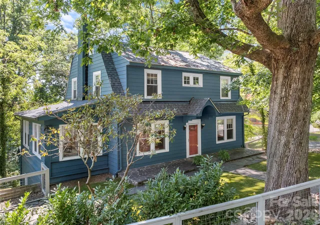 Photo 1 of Single family home for sale at 1 Kenilworth Rd, Asheville, NC 28803 | MLS# 4420250 | Listing updated on 2026-10-03