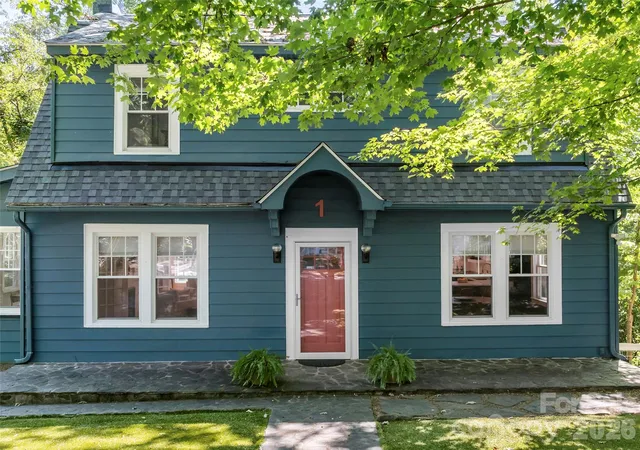 Photo 2 of Single family home for sale at 1 Kenilworth Rd, Asheville, NC 28803 | MLS# 4420250 | Listing updated on 2026-10-03