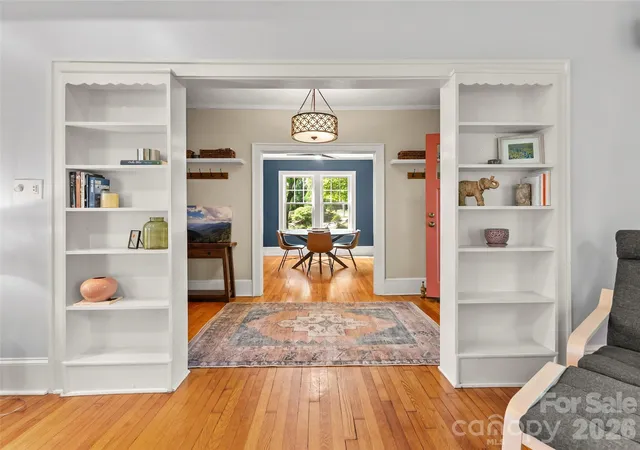 Photo 4 of Single family home for sale at 1 Kenilworth Rd, Asheville, NC 28803 | MLS# 4420250 | Listing updated on 2026-10-03
