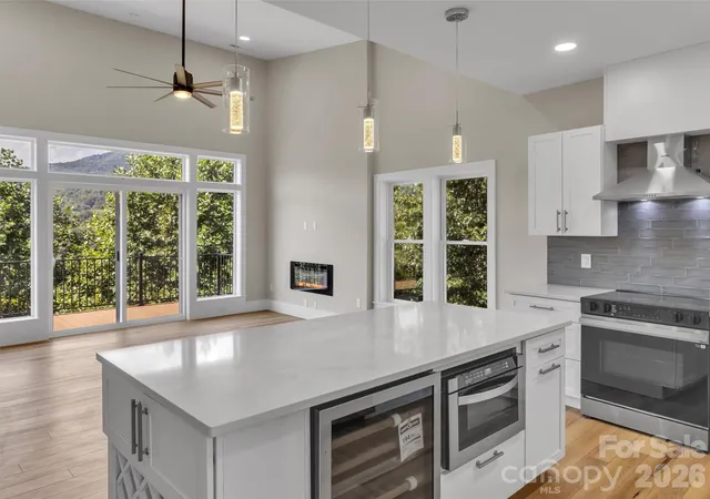 Photo 3 of Single family home for sale at 201 Kadire Dr, Waynesville, NC 28785 | MLS# 4420299 | Listing updated on 2026-10-10