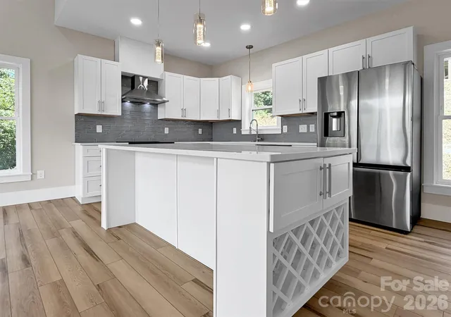 Photo 4 of Single family home for sale at 201 Kadire Dr, Waynesville, NC 28785 | MLS# 4420299 | Listing updated on 2026-10-10