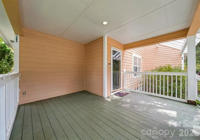 Photo 2 of Single family home for sale at 717 2nd Street Pl Sw, Conover, NC 28613 | MLS# 4420302 | Listing updated on 2026-09-12