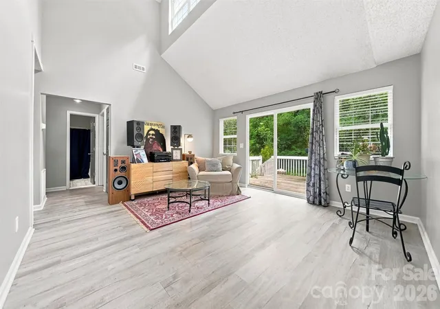 Photo 4 of Single family home for sale at 717 2nd Street Pl SW, Conover, NC 28613 | MLS# 4420302 | Listing updated on 2026-10-17
