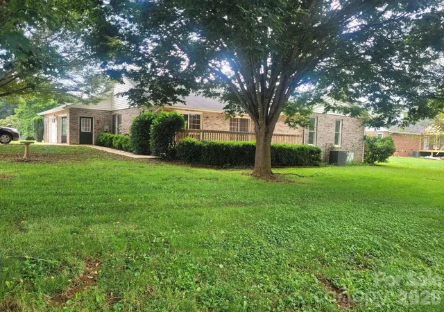 Photo 1 of Single family home for sale at 1275 Grady Ln, Hickory, NC 28602 | MLS# 4420304 | Listing updated on 2026-09-14
