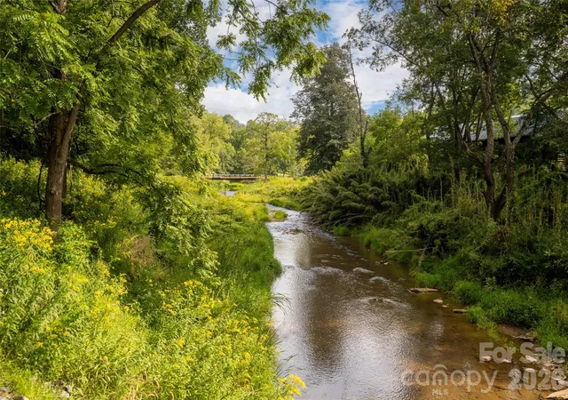 Photo 3 of Single family home for sale at 947 Highway 226 N, Bakersville, NC 28705 | MLS# 4420320 | Listing updated on 2026-09-15