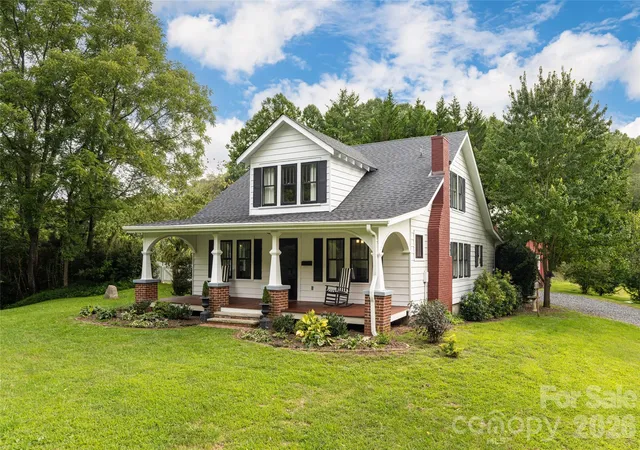 Photo 3 of Single family home for sale at 947 Highway 226 N, Bakersville, NC 28705 | MLS# 4420320 | Listing updated on 2026-09-15