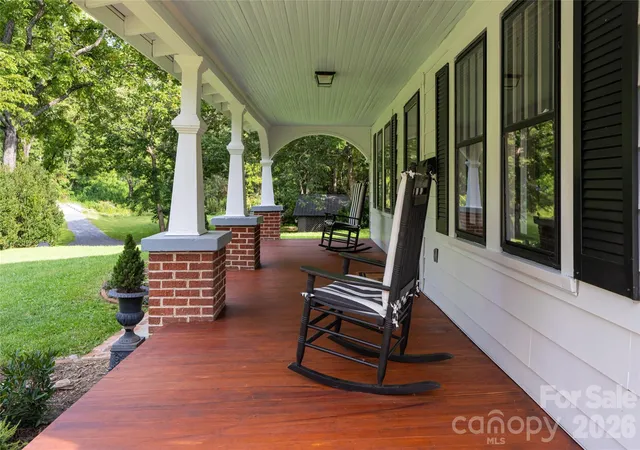 Photo 4 of Single family home for sale at 947 Highway 226 N, Bakersville, NC 28705 | MLS# 4420320 | Listing updated on 2026-09-15