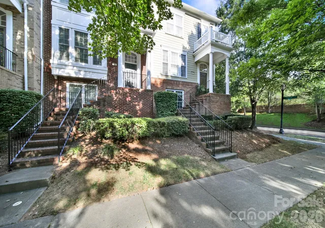Photo 2 of Townhouse for sale at 927 Lyndley Dr, Fort Mill, SC 29708 | MLS# 4420322 | Listing updated on 2026-09-12