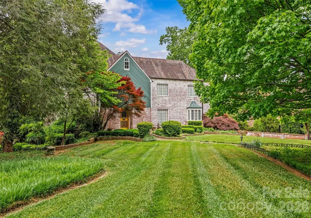 Photo 3 of Land for sale at 1858 Queens Rd W, Charlotte, NC 28207 | MLS# 4420338 | Listing updated on 2026-09-15