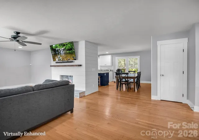 Photo 2 of Single family home for sale at 3208 Florida Dr, Hendersonville, NC 28792 | MLS# 4420340 | Listing updated on 2026-09-13