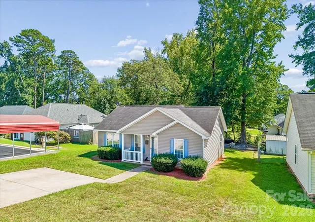 Photo 2 of Sale Pending at 551 Porter St, Charlotte, NC 28208 | MLS# 4420358 | Listing updated on 2026-09-29